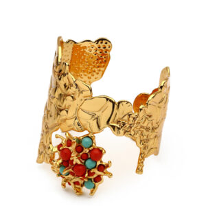 Bijuterii Iulia Albu. Iulia Albu Shop. Bijuterii placate cu aur. Bijuterii cu cristale Swarovski. Compozitie alama placata cu aur de 22k. Design Iulia Albu. Cercei placati aur. Bratari placate cu aur. Inele placate cu aur.